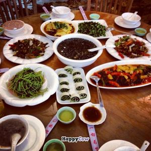 Many dishes at Ci Yuan Zhai Vegetarian Restaurant in Dali
