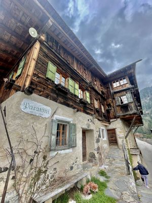 Traditional Ladin restaurant with vegan options   at Ristorante Mesc da Paratoni in Santa Cristina Valgardena