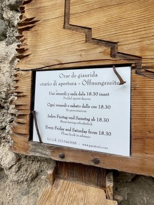 Orari di apertura   at Ristorante Mesc da Paratoni in Santa Cristina Valgardena