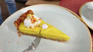 vegan lemon pie  at 1666 in Hannover
