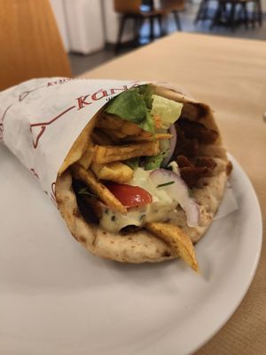 Vegan meatless souvlaki at Kandavlos Gkazi - Κάνδαυλος Γκάζι in Athens