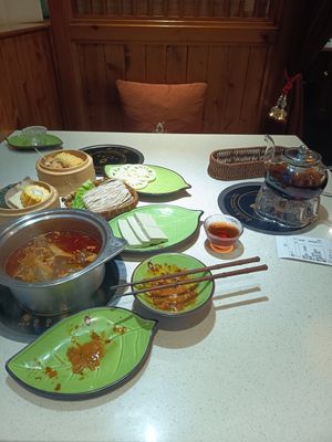 A third of the way through dinner at One Leaf, One World 一叶一世界 - WenShu 文殊坊 in Chengdu