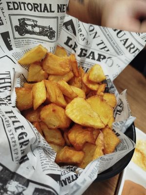 Bravas con salsa aparte at Gastrobar Sie7e in Ainsa