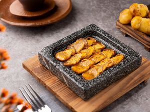 石板煎牛肝菌  at Ru Pure Vegan - 博华广场店 in Shanghai