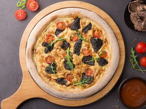 黑虎掌菌手工全麦披萨  at Ru Pure Vegan - 博华广场店 in Shanghai