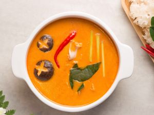 泰式冬阴功汤 Vegan Thai Tom Yam Kung   at Ru Pure Vegan - 博华广场店 in Shanghai