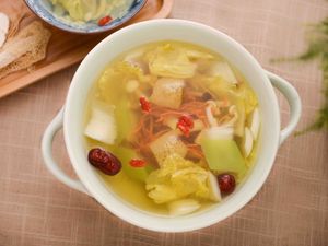 养生汤 Healthy Herbal Soup with Veggies and Fungus   at Ru Pure Vegan - 博华广场店 in Shanghai