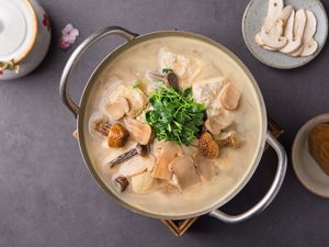 松茸豆腐锅 Traditional Chinese Toufu Soup with matsutake   at Ru Pure Vegan - 博华广场店 in Shanghai
