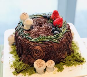 法式圣诞树桩诞糕 Christmas dessert   at Ru Pure Vegan - 博华广场店 in Shanghai