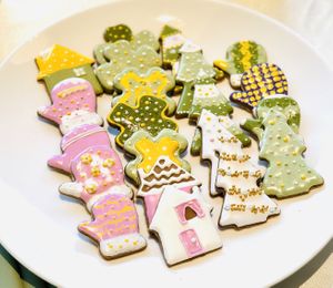 自助甜品台•圣诞风姜饼干  at Ru Pure Vegan - 博华广场店 in Shanghai