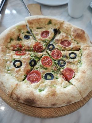 Pizza with pine nuts sauce at Ru Pure Vegan - 博华广场店 in Shanghai