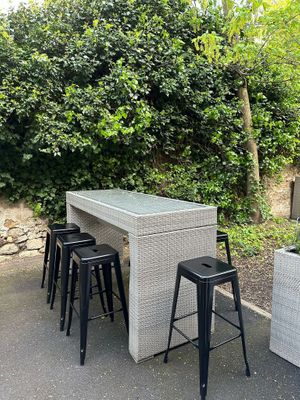  at Le Jardin Secret  in Antony