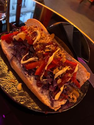Hot dog at Speechless in Paris