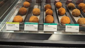 Vegan and vegetarian arancine at PMO - Spinnato in Palermo