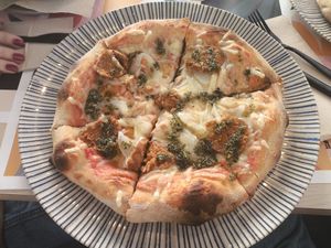 Pizza Chimi at Kinoa Teatinos in Malaga