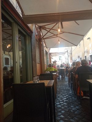  at Taverna 51 in Rome