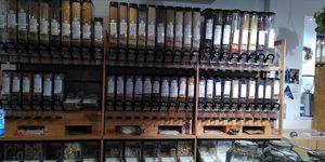 Large choix de riz, pâtes, légumineuses, etc at Les Bocaux d'Ana in Brest