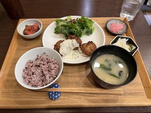 Karaage Set - 7/10  at Komaki Shokudo in Tokyo