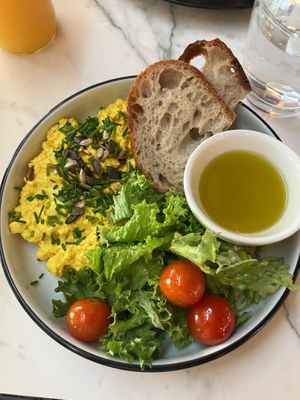 Scrambled tofu at Venue - Rytířská 3 in Prague