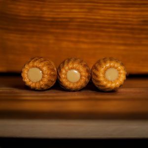 Bizcochitos (Mini Bundt Cakes): Dulce de Leche or Guava filling at Una Vaina Vegan in New York City