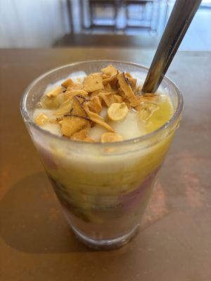   at Chè O Loi in Hue