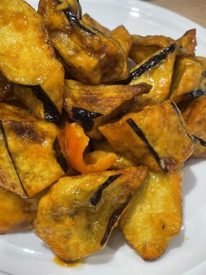 Fried eggplant  at Songhwasansi Dosakmyeon - 송화산시 도삭면 in Seoul