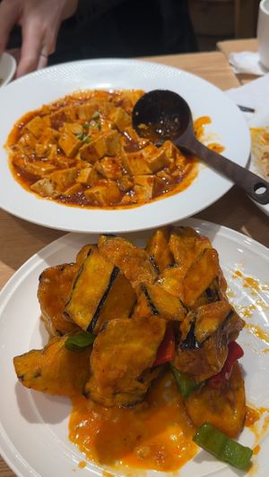 Mapo tofu and fried eggplant  at Songhwasansi Dosakmyeon - 송화산시 도삭면 in Seoul