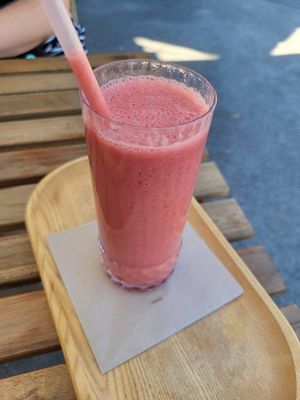 Regina Smoothie at Piccola Cafe in Ljubljana