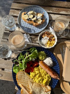 Big ass breakfast (14€) and peanut toast (7€) at Piccola Cafe in Ljubljana