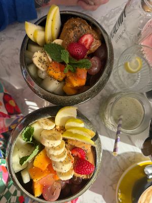 Amazing breakfasts, vegan cooked breakfast, smoothie bowls with fresh fruit. Healthy drinks (kombucha), hot drinks(chai / coffee / matcha)  at Kalma Cafe - Avenida las Playas in Lanzarote