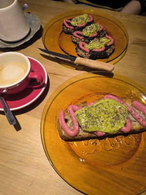 Tostada Shifumi at Shifūmi Café in Torrelodones