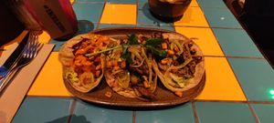 Vegane Tacos (zwei mit Planted und einer mit Blumenkohl) at Enchilada in Cologne