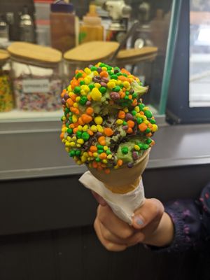 Vegan ice cream with nerds at Oh! 3 Singes in Laval