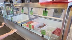  at Oh! 3 Singes in Laval