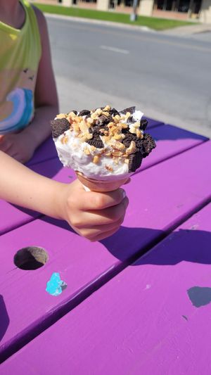  at Oh! 3 Singes in Laval