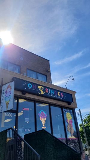  at Oh! 3 Singes in Laval