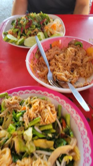 Noodles, veggie stir fry at Khanomchin Che Kai - Food Stall in Koh Samui