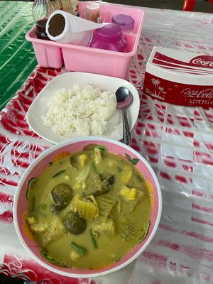 green curry only veggies   at Khanomchin Che Kai - Food Stall in Koh Samui