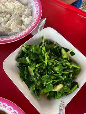 stir fried kale in soy sauce   at Khanomchin Che Kai - Food Stall in Koh Samui