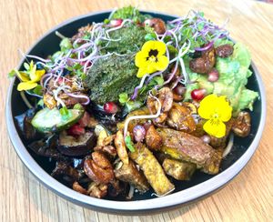 Groene vitaliteitsbowl at Puur by Caro in Deinze