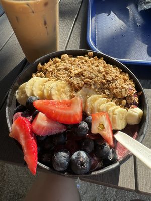 Acai bowl with oat milk latte  at Patrona Coastal Café in St Petersburg