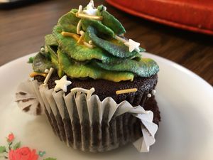 Mardi Gras cupcakes at Shimmy Shack in Plymouth