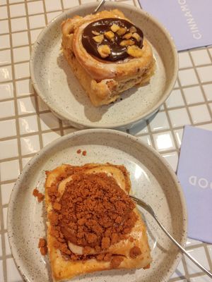 2 vegan rolls,  banana with chocolate (best), and the lotus biscuit at Cinnamood in Dresden