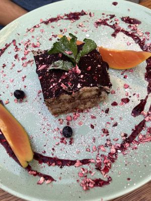 Veganes Tiramisu 🤤  at IVY Bistro & Café in Hamburg