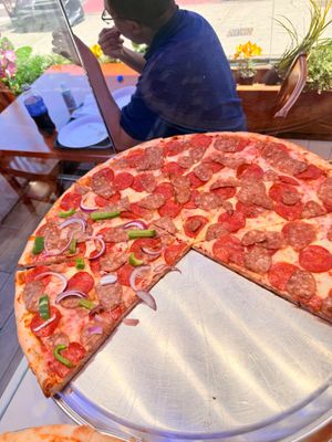vegan super pizza at PIZZA DAA ROMA & BAGEL in New York City