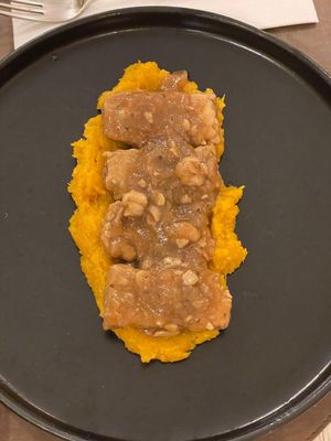 temphe autoprodotto su crema di zucca   at Cinque Sapori in Bologna