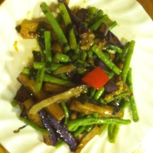 Eggplant and green bean stir fry at Zizhulin in Guangzhou