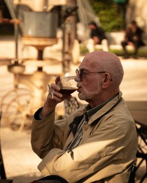 Ambiance cosy estivale assurée en service continue toute la journée !
A cozy summer atmosphere guaranteed with continuous service all day long! at Le Square in Avignon