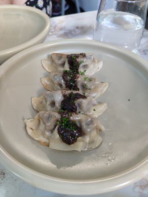 gyozas de boletus y trufa negra at The Vegan Roll in Madrid