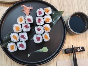 Tuna and salmon maki at The Vegan Roll in Madrid